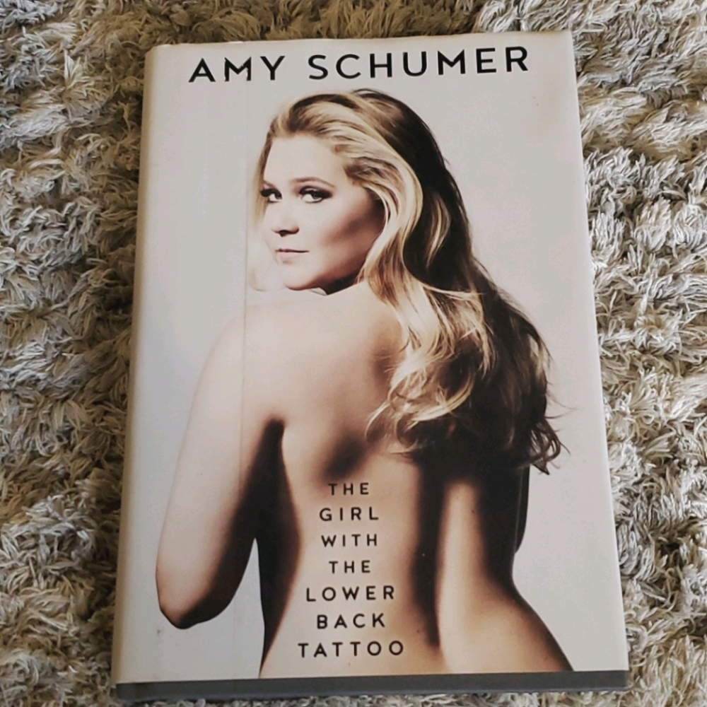 📚 AMY SCHUMER THE GIRL WITH THE LOWER BACK TATTOO
